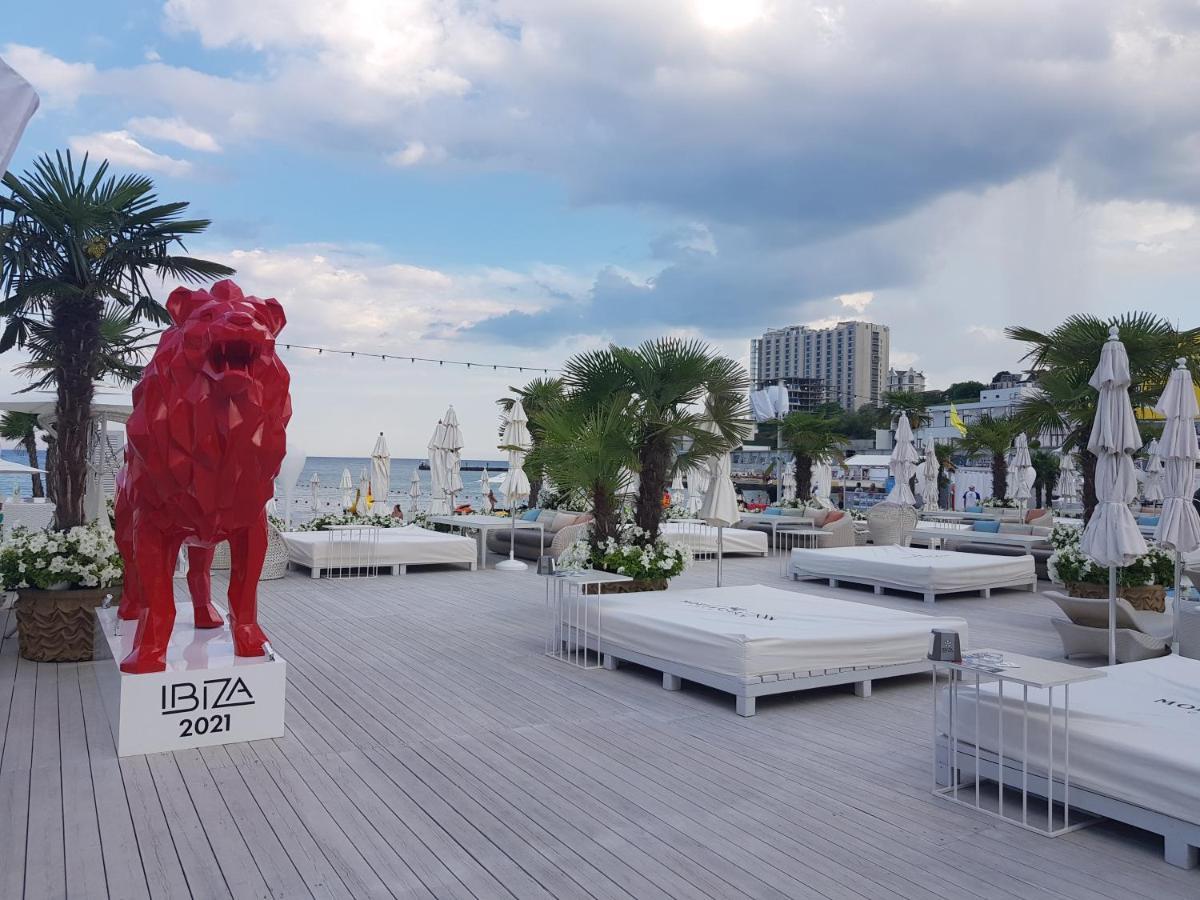 Arcadia- Gagarin Plaza 5/2 *