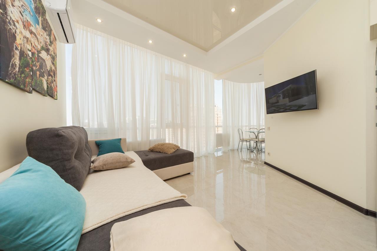 Arcadia- Gagarin Plaza 5/2 Apartment *