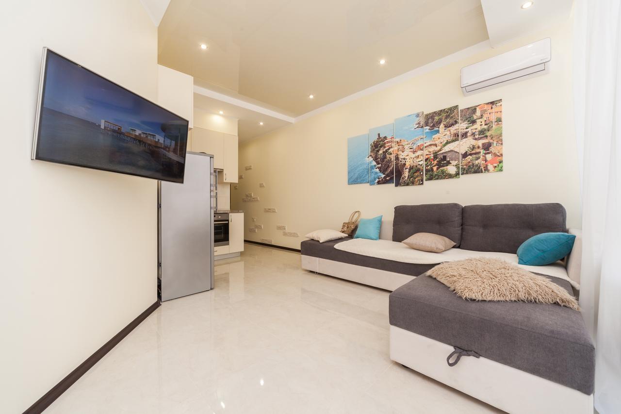 Arcadia- Gagarin Plaza 5/2 Apartment *